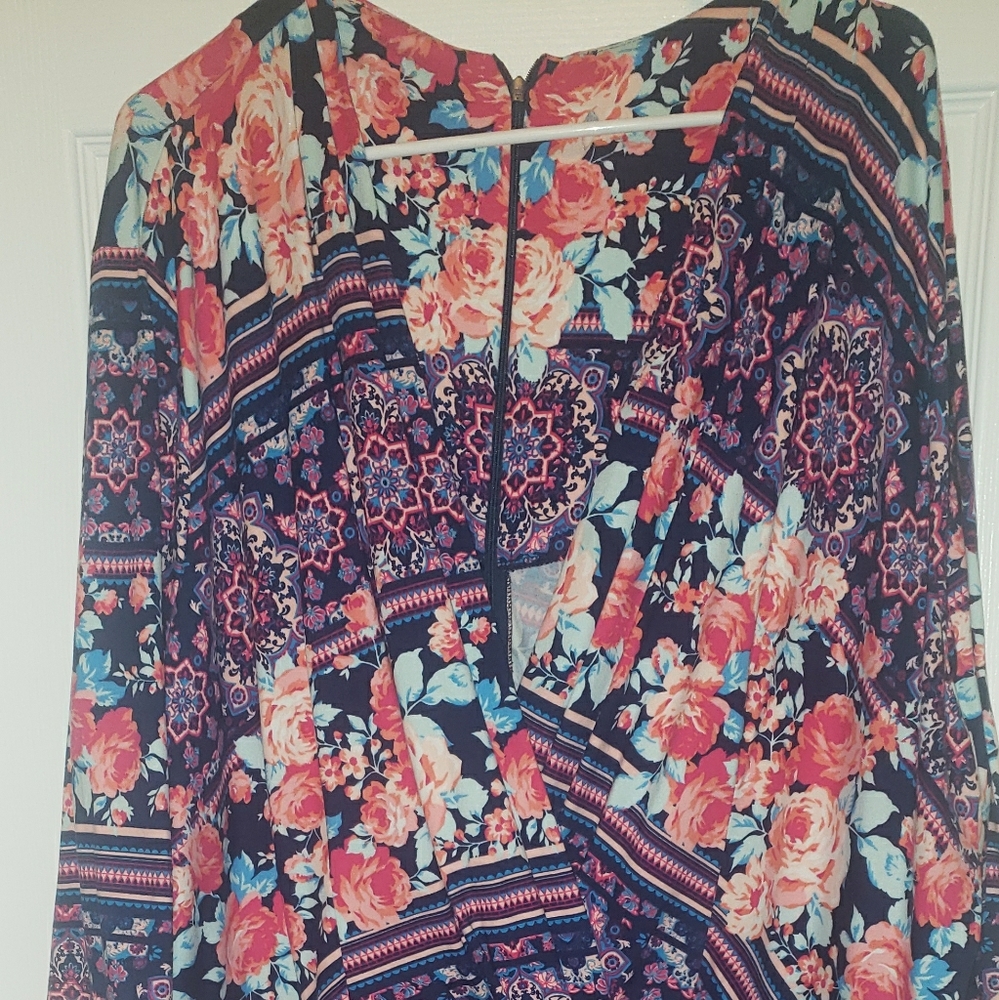 It has pockets!